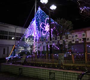 北池野駅に飾られたイルミネーションの様子2