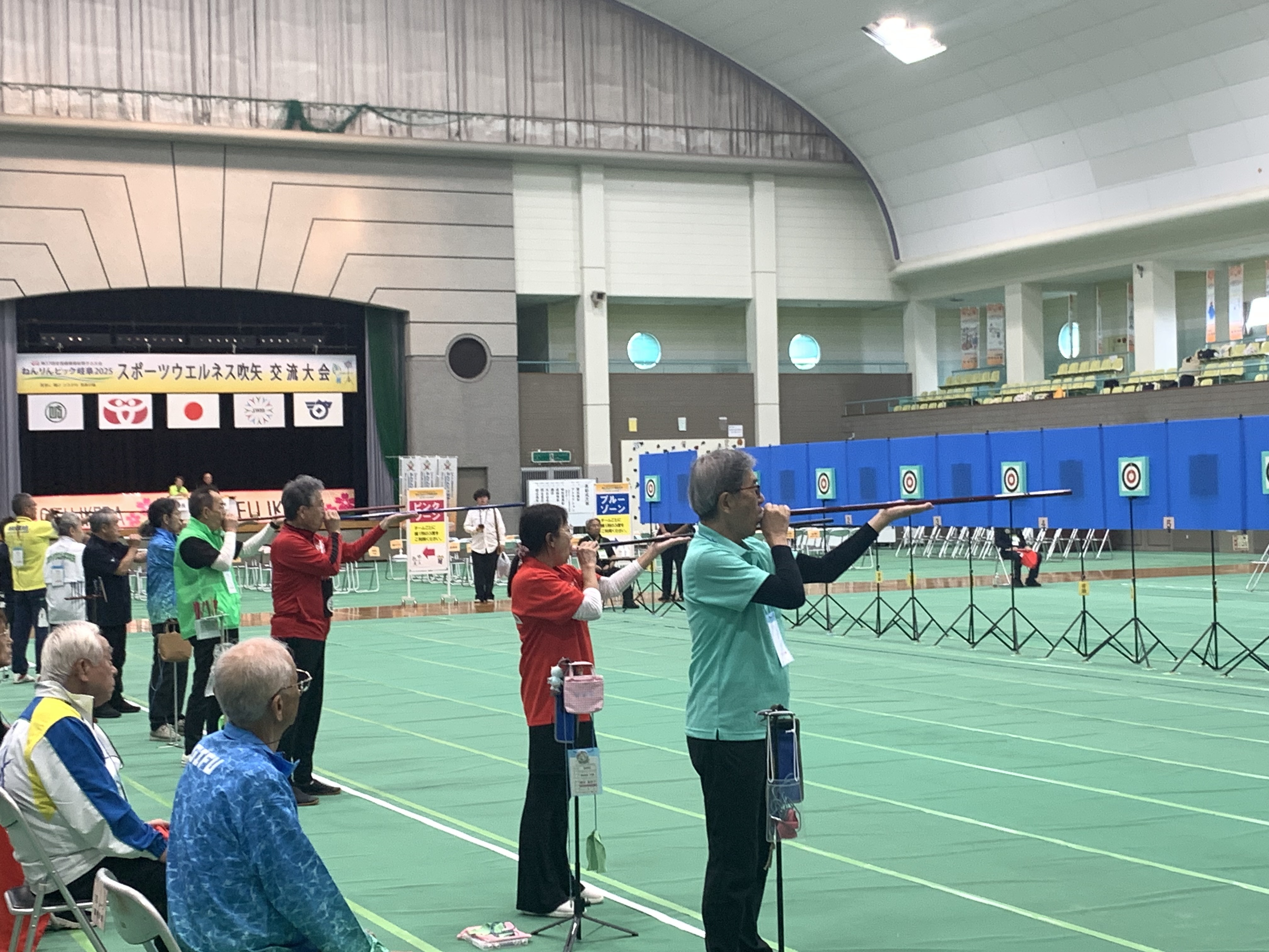 吹矢競技中1