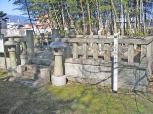 国枝為助一族の墓