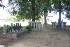 稲葉一族・池田恒利の墓の写真